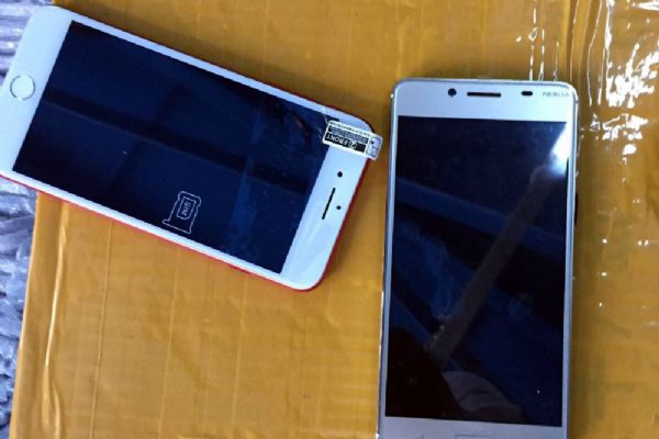 Havalimanında yakalandı: Henüz üretime geçmeyen modeller...