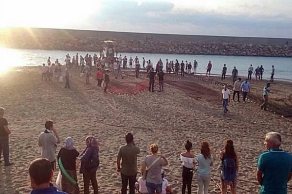 Serinlemek için denize giren genç boğuldu