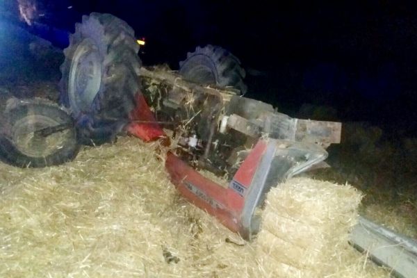 Tır ile traktör çarpıştı: 5 yaralı