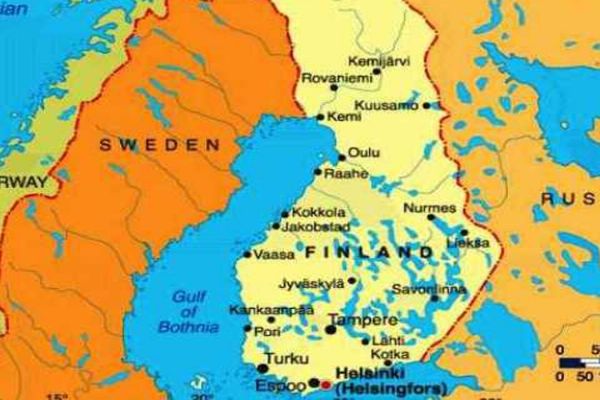 Helsinki'de araç kalabalığa daldı: 1 ölü