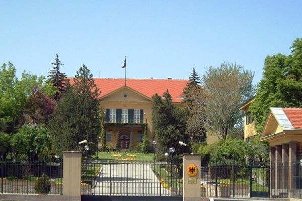 Türk şirketten Alman Büyükelçiliği'ne icra takibi!