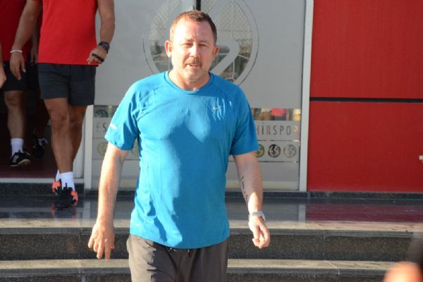 Sergen Yalçın ilk antrenmanına çıktı