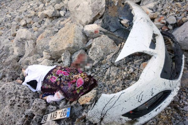 Tatil dönüşü feci kaza: 2 kişi öldü