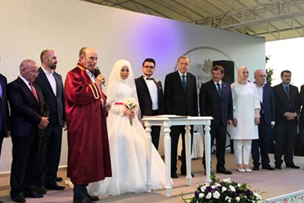 Cumhurbaşkanı Erdoğan nikah şahidi oldu