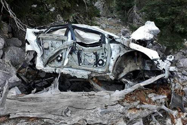 Antalya'da araç şarampole yuvarlandı