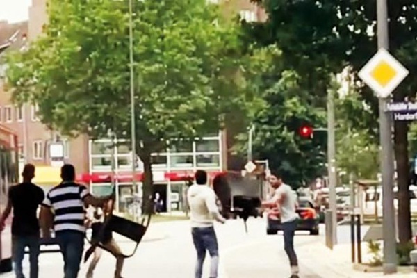 Almanya'daki saldırganı bir Türk etkisiz hale getirdi