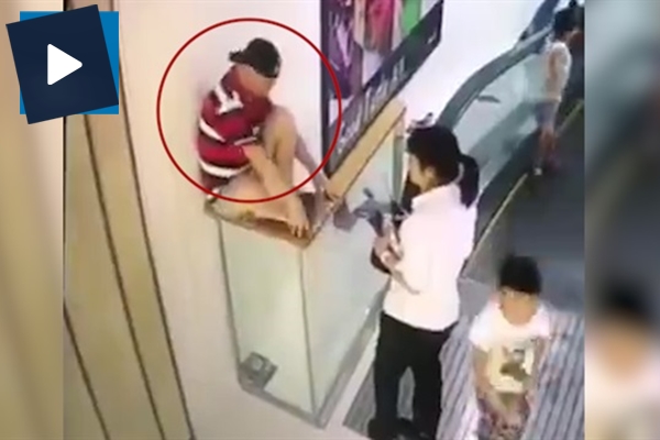 Sıra dışı kaza! Bir anda düştü!