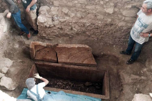 2 bin 500 yıllık mezardan çıkanlar şaşırttı