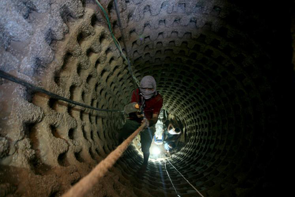 İsrail Gazze'deki tünelleri kapatıyor!