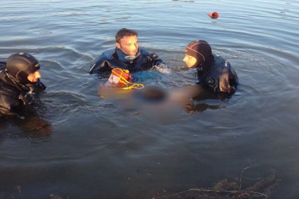 Irmağa giren genç, akıntıda kayboldu