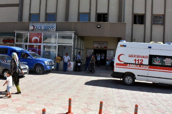 Adıyaman'da otomobil uçuruma yuvarlandı: 4 yaralı