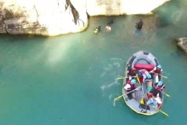 Antalya'da 18 yaşındaki genç ölüme atladı