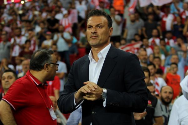 Cumhurbaşkanı Recep Tayyip Erdoğan'dan Alpay Özalan'a telefon