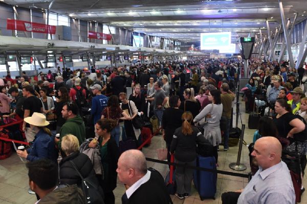 Avusturalya'da terör endişesi havalimanında uzun kuyruklara neden oldu