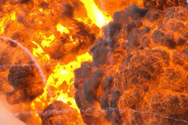 Afganistan'da camide patlama meydana geldi!