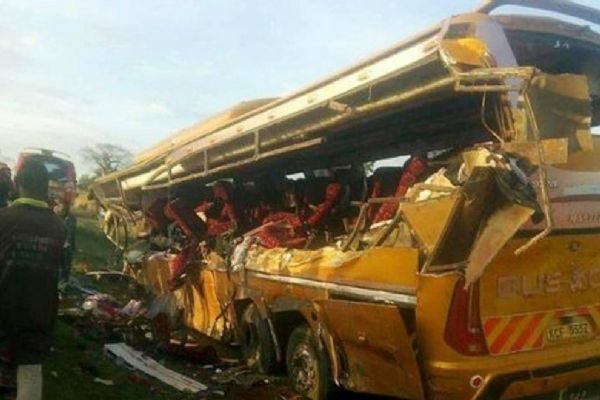 Katliam gibi kaza: 23 kişi öldü