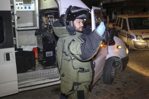 Esnaftan polise 'şüpheli paket' tepkisi!