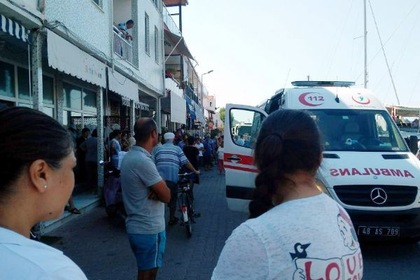 Muğla'da batan motor yattan 8 kişi kurtarıldı