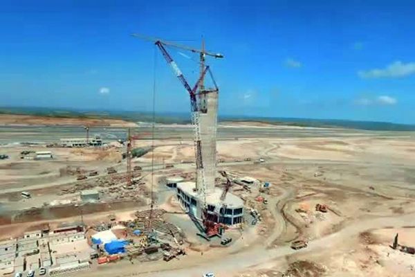 Uçakların inişlerini kontrol eden kule yapımı tamamlandı