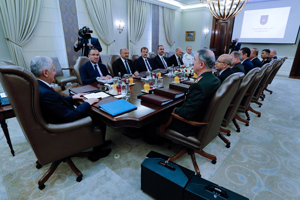 YAŞ toplantısından ilk kareler geldi!