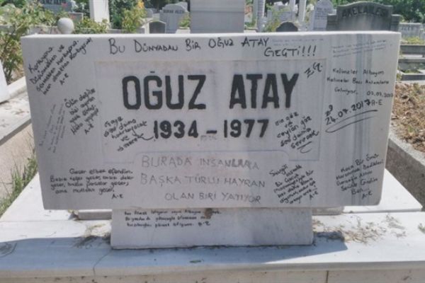 Oğuz Atay'ın mezarı yenilendi