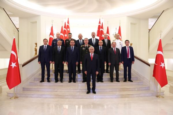 YAŞ kararları duyurdu