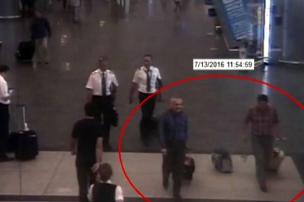 Darbeci FETÖ'cüler iyice azıttı: Bu fotoğraflar hep tesadüfmüş