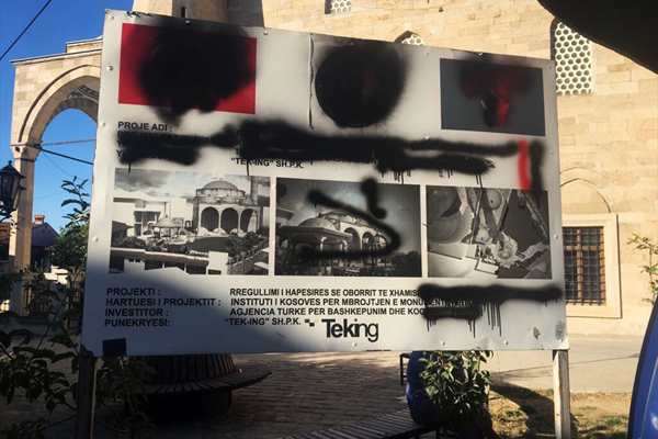 Kosova'da camiye çirkin saldırı