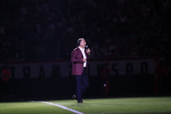 Usta:'Kenetlenelim ve 50 yılımızı şampiyonlukla taçlandıralım'