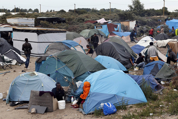 Calais'de 'su' ve 'duş' krizi!