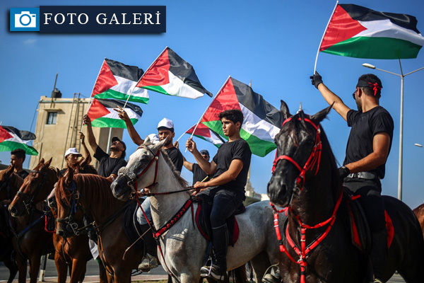 Filistinliler Aksa'ya destek için 'at' koşturdular!