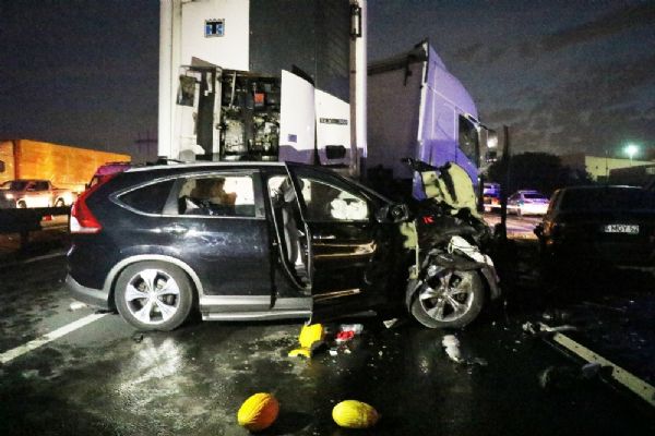 Kocaeli'de katliam gibi kaza 6 kişi hayatını kaybetti