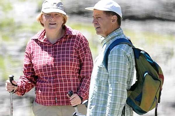 Merkel'in tatil kıyafeti değişmedi