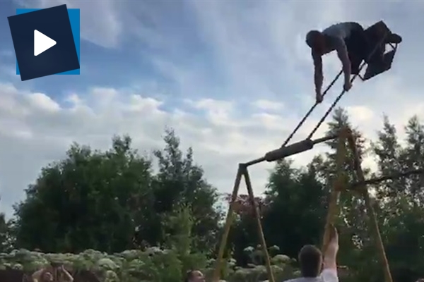 Salıncak eğlencesinde beklenmedik son