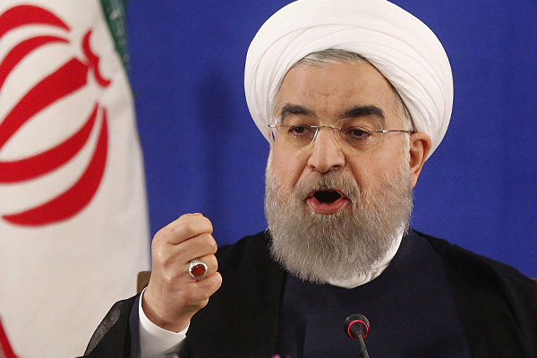 İran'da Ruhani yemin etti