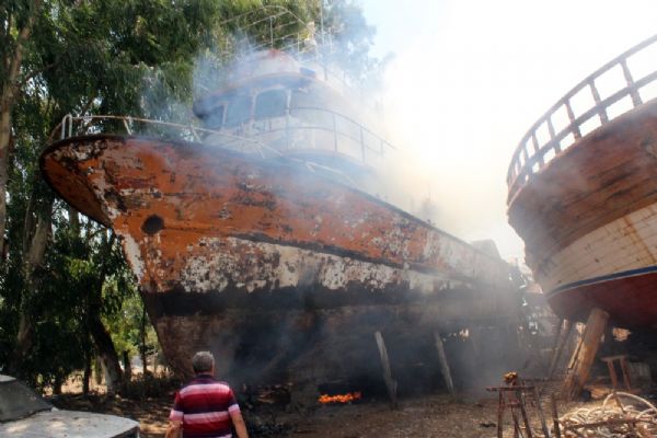 Tersanede yangın paniği korkuttu