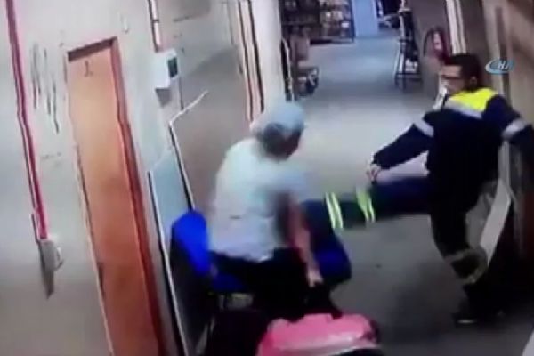 Şili'de acımasız adam hamile kadının karnını tekmeledi