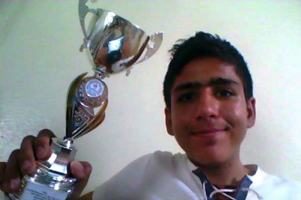 Üzerine yıkılan duvarın altında hayatını kaybetti