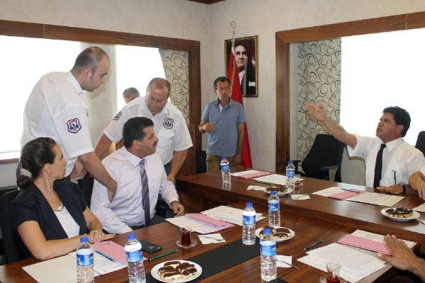 Kemer Belediyesi'nde gergin toplantı