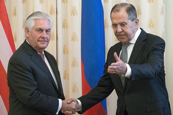 Lavrov ve Tillerson, Kuzey Kore'yi görüştü!