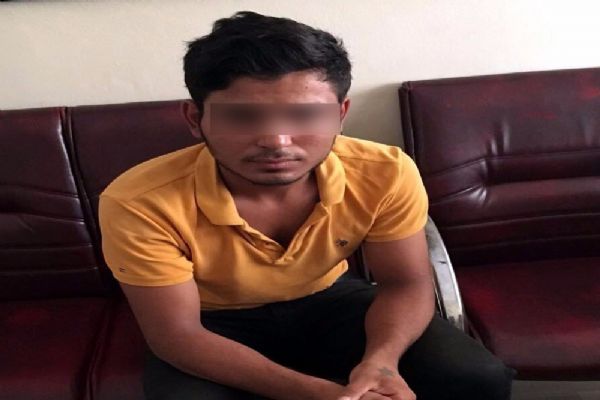 Zonguldak'ta kızı 'çıplak fotoğrafını montajlamışlar' diye kandırdı