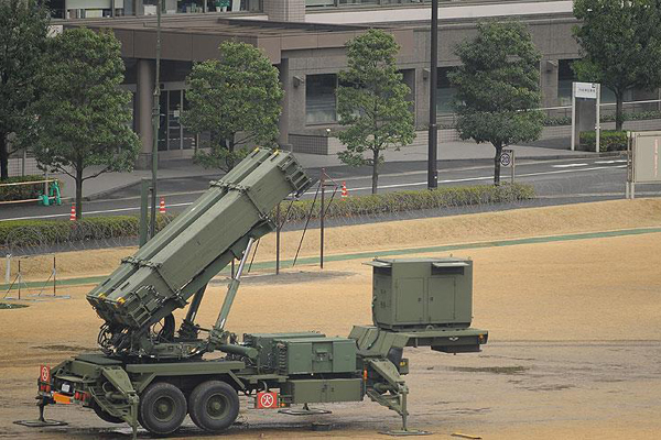 Kuzey Kore füzesi yolcu uçağına 100 km yaklaştı!