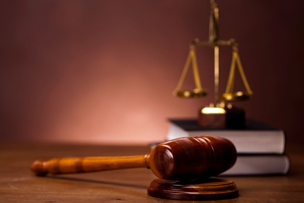 Fransa'da eski Adalet Bakanı'na soruşturma!