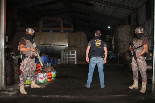 İstanbul'da kaçak akaryakıt tesisine baskın