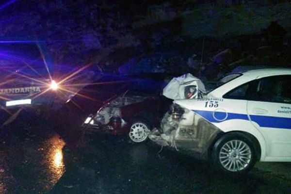 Denizli'de Polis ve jandarma ekibine tır çarptı