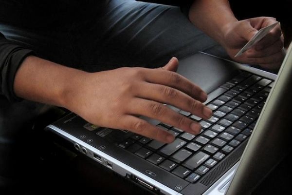 İnternetten ticarete stopaj geliyor