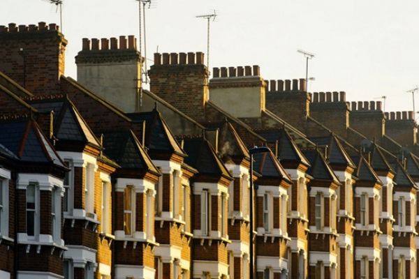 İngiltere'de konut fiyat artışı hız kesti