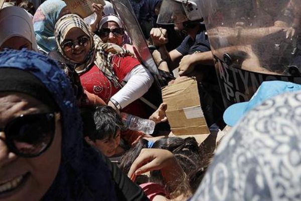 Almanya'da sığınmacılara saldırı tehdidi