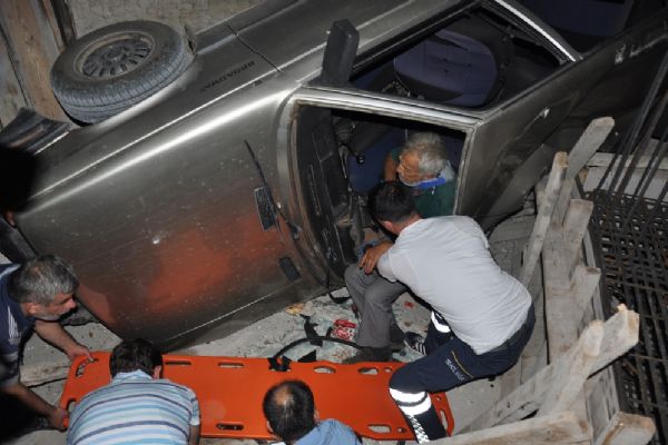 Bursa'da Alkollü sürücü inşaat temeline uçtu