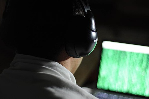 'FETÖ, MİT tırlarını durdurmadan önce MİT'i dinledi'